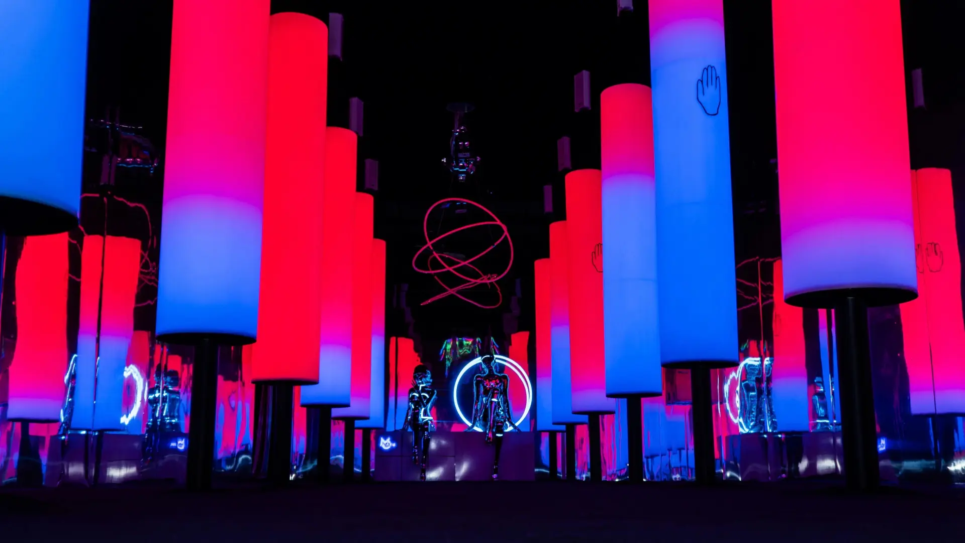 SOUND PILLARS ROOM